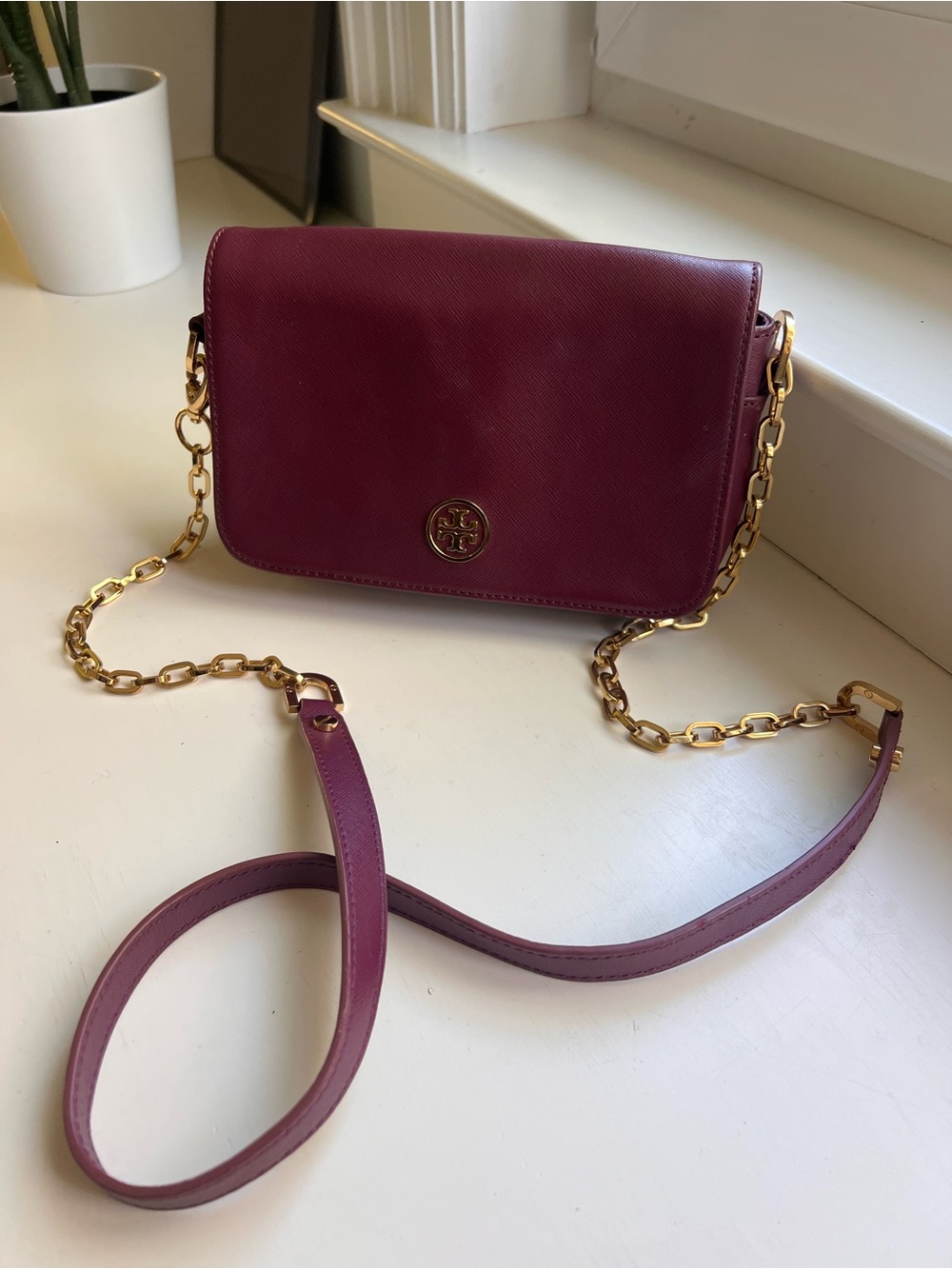 Tory Burch Small Crossbody Bag in Burgundy with Gold Chain